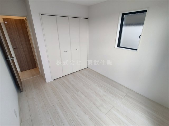 【子供部屋】 | 狭山市広瀬台10期　全2棟　1号棟 | 洋室5.25帖南東側、子供部屋としても使い勝手の良いお部屋です