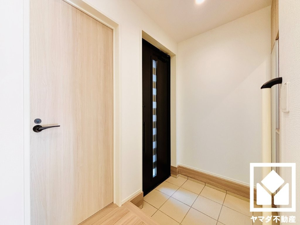 草津市下笠町　24-1期　1号棟の玄関