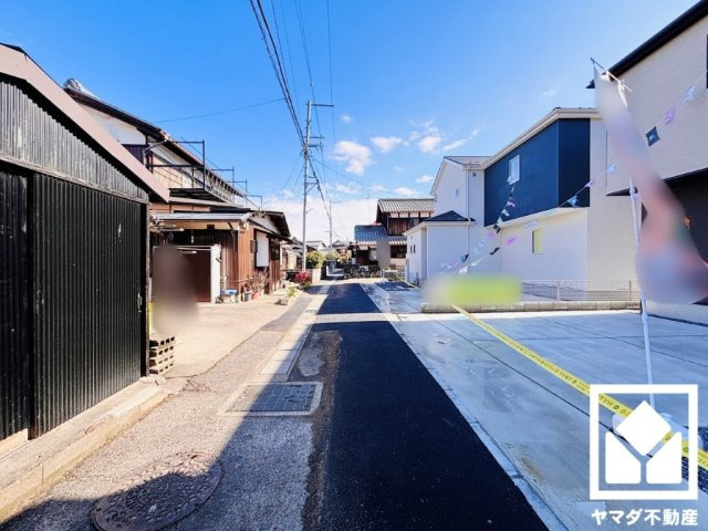 草津市下笠町　24-1期　1号棟の前面道路含む現地写真