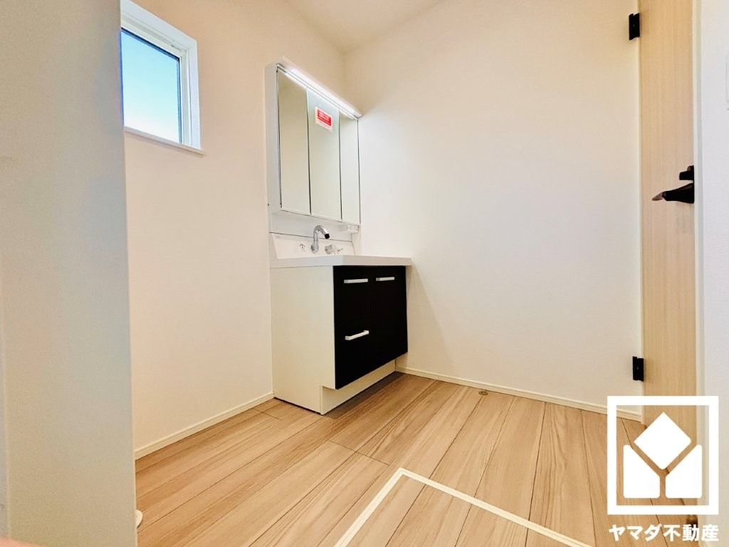 草津市下笠町　24-1期　1号棟の洗面所