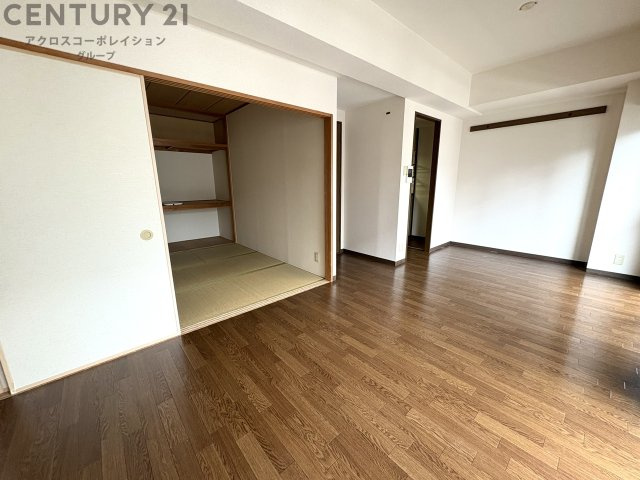 和室と合わせて広々と使用できるL字型LDK