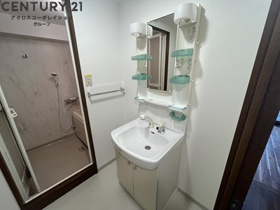 独立洗面化粧台付きでおすすめです！
