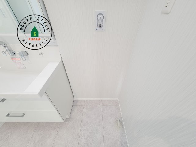 宮崎市恒久南3丁目Ⅱ期(2号棟)の内観：施工例|ランドリースペースとなります。広々して有効的にご使用できます。 