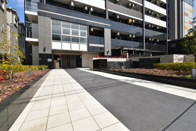 エステムコート難波Ⅴブロードのエントランス