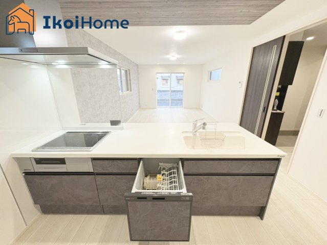 明石市第3大久保町八木　新築戸建のキッチン|【ホームページに現地動画掲載中】●年中無休：当日予約可●人気の対面式のキッチンで明るい！