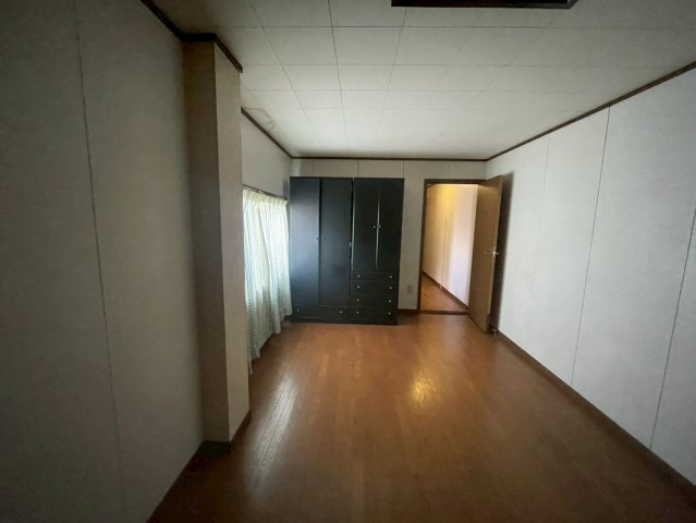 天白貸倉庫の内装