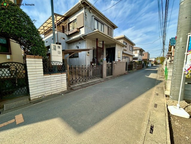 西区指扇15期　新築戸建　LIGARE01の前面道路含む現地写真