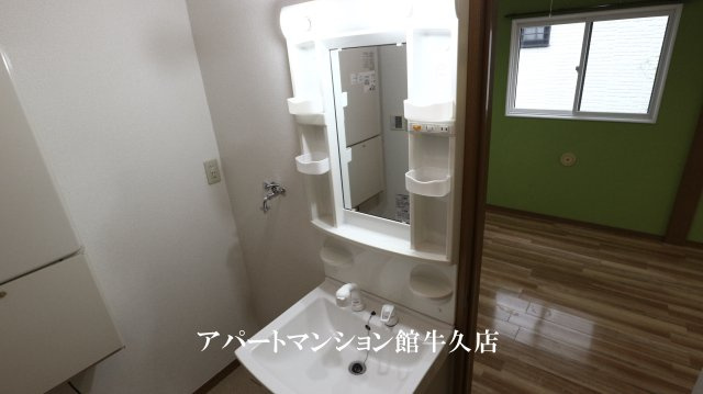 ヒーロー1番館の洗面所