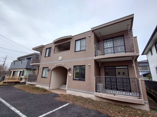 ヒーロー1番館の外観