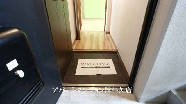 ヒーロー1番館の玄関