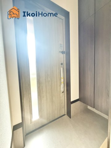 明石市魚住町長坂寺　中古戸建の玄関|●年中無休：当日予約可●玄関になります。大きな靴箱が付いていますので、大変便利でございます。