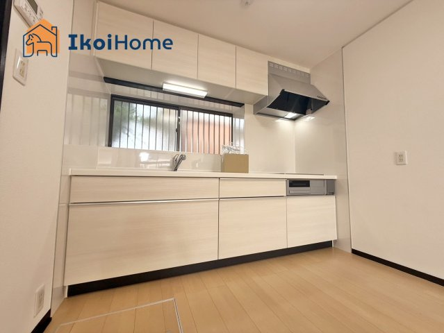 明石市魚住町長坂寺　中古戸建のキッチン|●年中無休：当日予約可●キッチンは新調されておりますので、新築な気分でお使いいただけます。