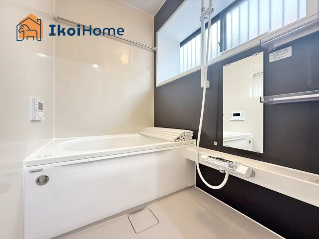 明石市魚住町長坂寺　中古戸建の浴室|浴室になります。リフォームで新調されておりますので、安心してご使用いただけます。