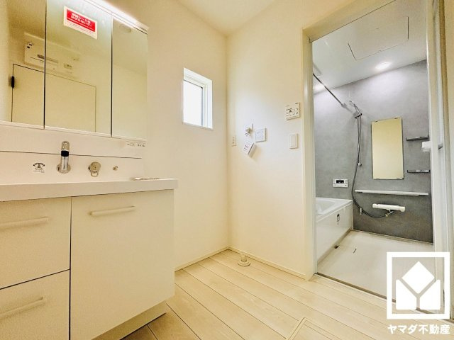 草津市下笠町　24-1期　2号棟の洗面所