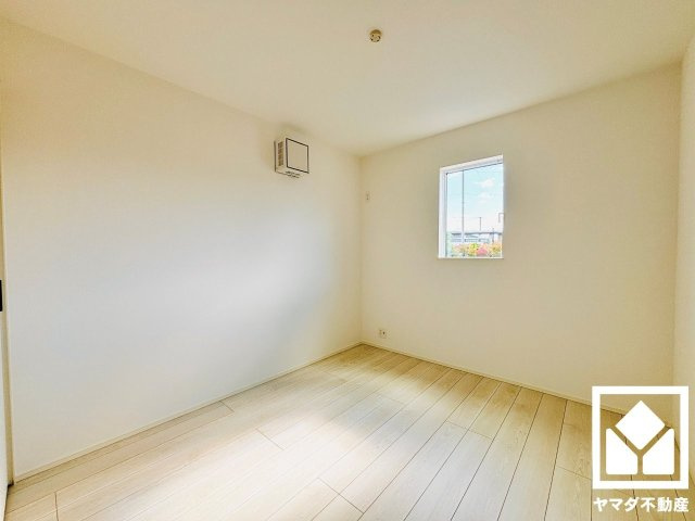 草津市下笠町　24-1期　2号棟の洋室