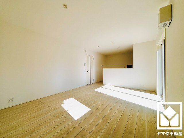 草津市下笠町　24-1期　2号棟の居間・リビング