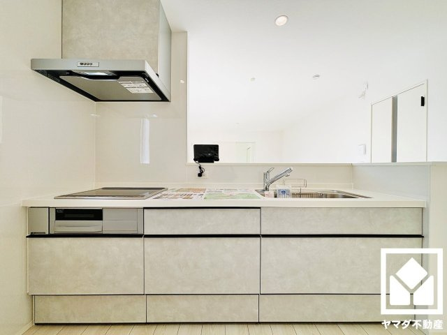 草津市下笠町　24-1期　2号棟のキッチン