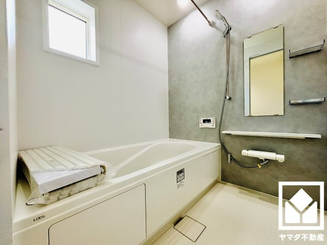 草津市下笠町　24-1期　2号棟の浴室