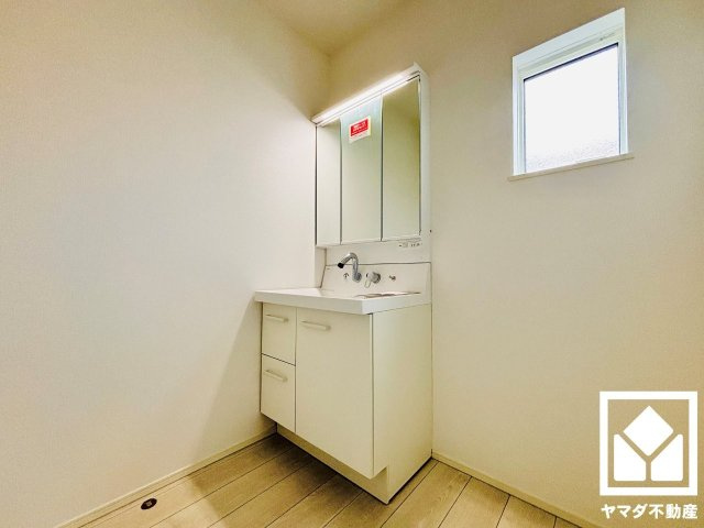 草津市下笠町　24-1期　2号棟の独立洗面台