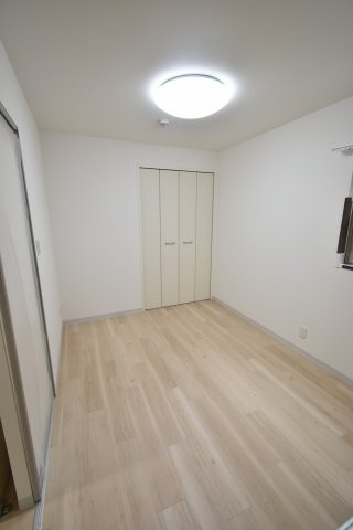 ミルグラシアスの洋室