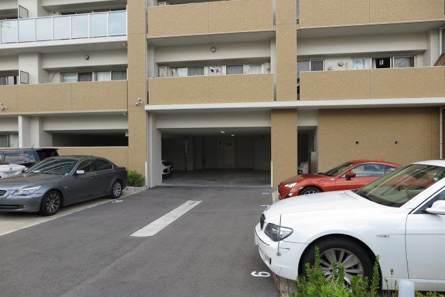 ソルグランデの駐車場
