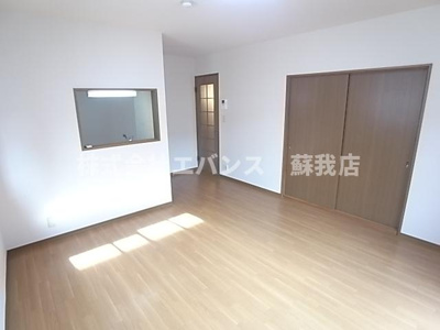 【内装】 | パレアージュ | 明るい室内です