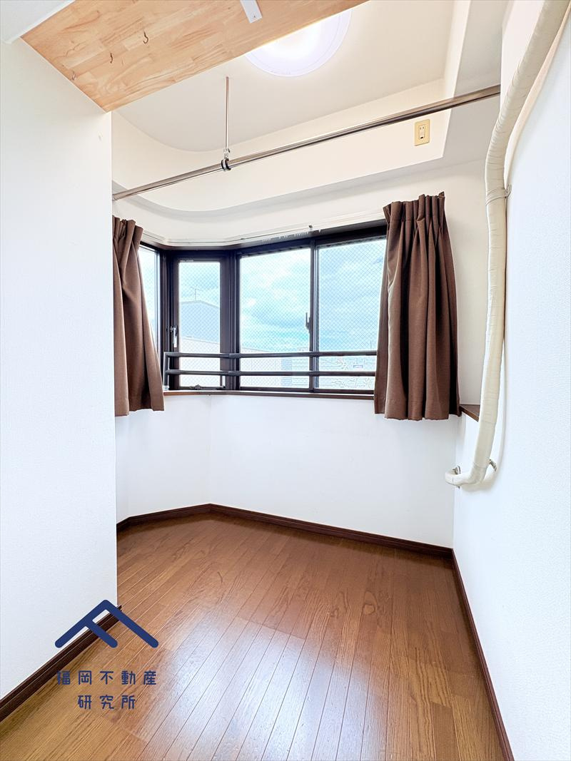 ダイアパレス西長住の洋室