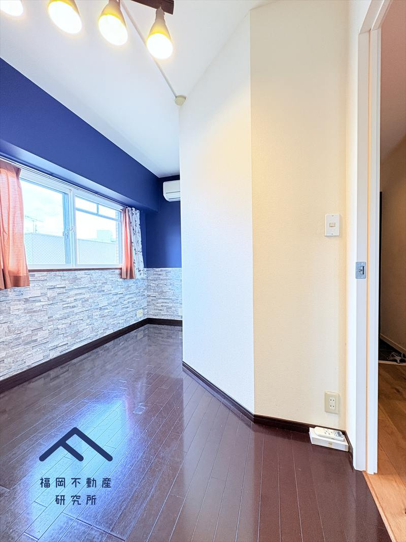 ダイアパレス西長住の洋室