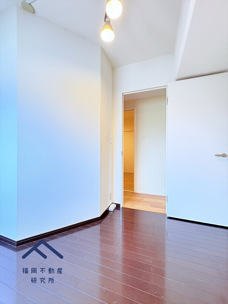 ダイアパレス西長住の洋室