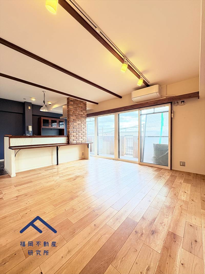 ダイアパレス西長住の居間・リビング