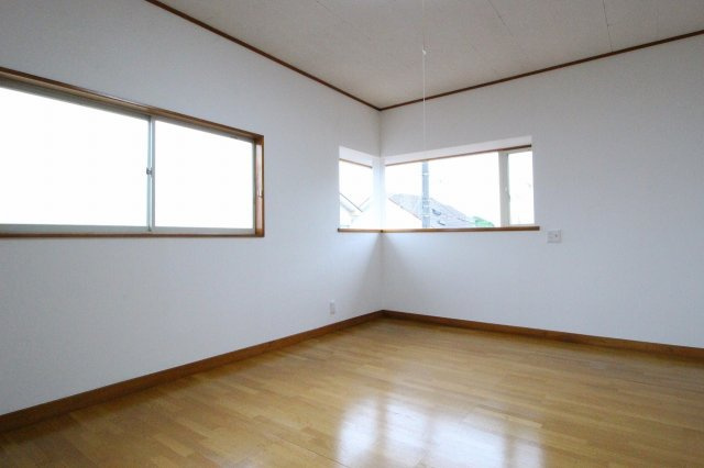 筑西市辻の寝室|とても広いので家具などで間仕切りしても良さそうです（2021年7月撮影）