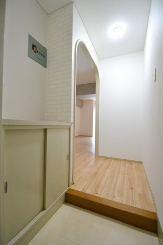 広島市西区庚午中１丁目の賃貸マンションの玄関