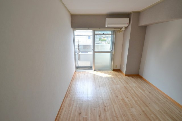 広島市西区庚午中１丁目の賃貸マンションの居間・リビング