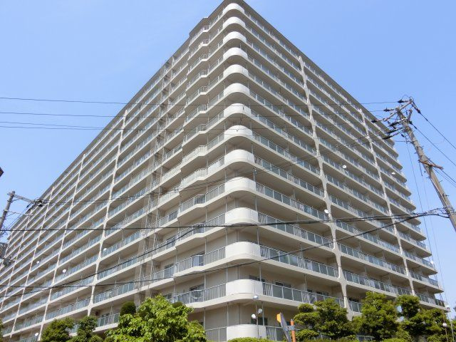 日商岩井緑地公園マンションの外観