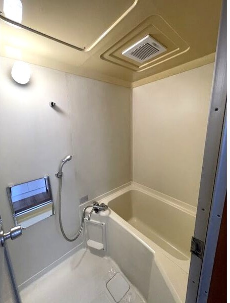 ムーニーコーノスの浴室