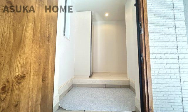 境之谷中古戸建の玄関