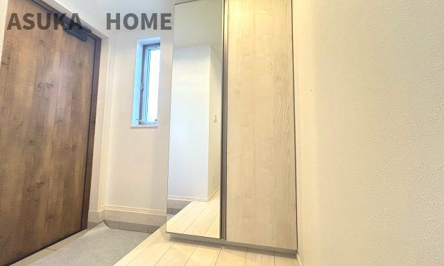 境之谷中古戸建の玄関