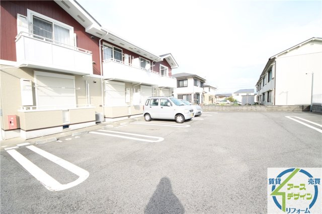 エターナルヒルⅠの駐車場