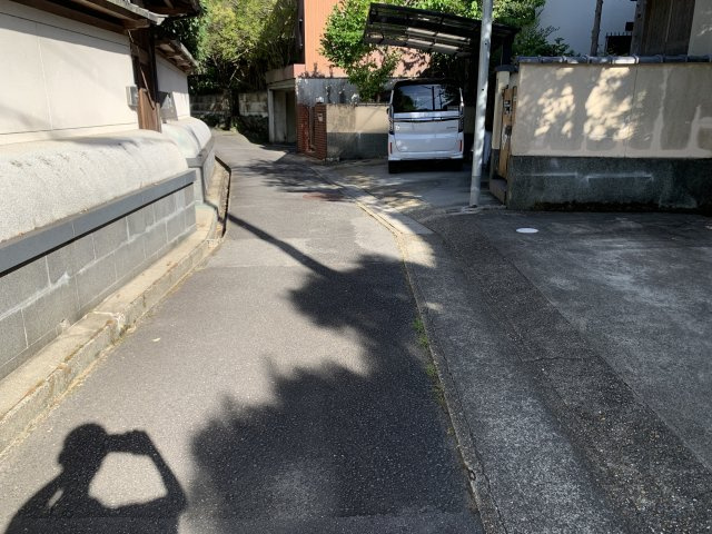 京都市左京区上高野東田町　中古一戸建の前面道路含む現地写真