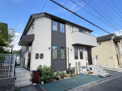 【外観】 | エトワール白鳥 | 小田急多摩線「栗平」駅まで徒歩9分！独立性の高い1フロア1住戸のアパートです☆通勤通学はもちろん、お買い物やお出かけにもGood☆