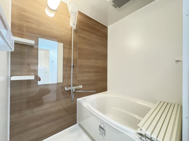 朝日プラザ八木東の浴室|のびのび入浴できる1坪タイプシステムバス 