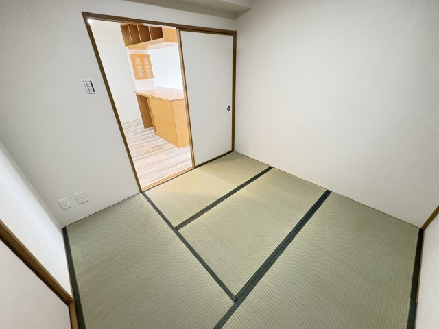 朝日プラザ八木東の和室|和室４.５帖　押入付