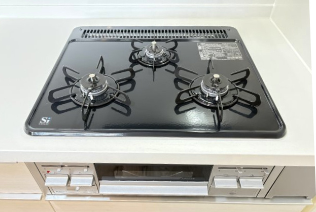 朝日プラザ八木東のキッチン|ガスコンロ3口