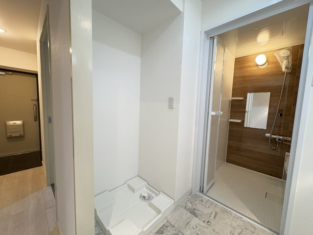 朝日プラザ八木東の洗面所|洗濯機置き場