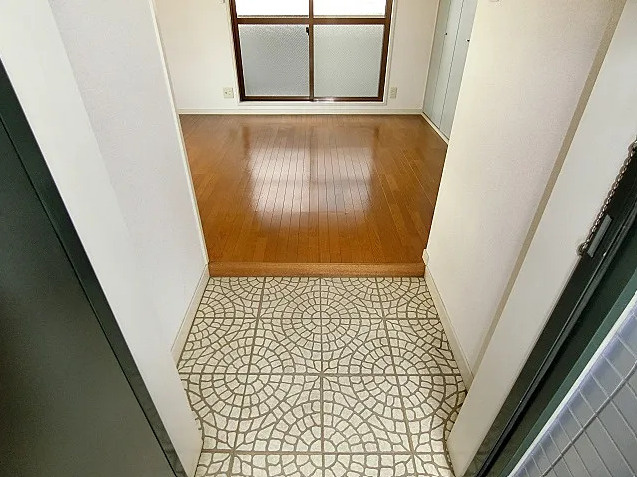 プランドール茨木の玄関