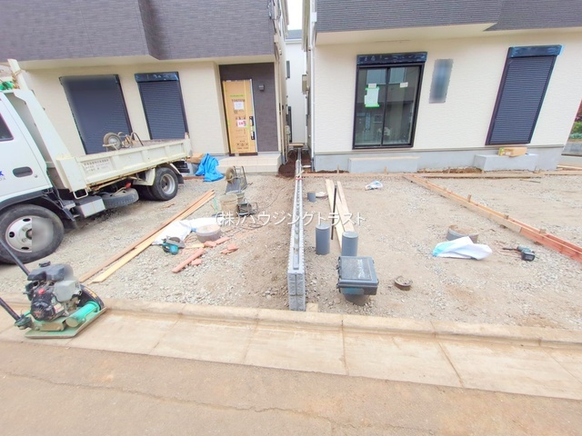 所沢市上新井　新築戸建　全8棟　E号棟の駐車場