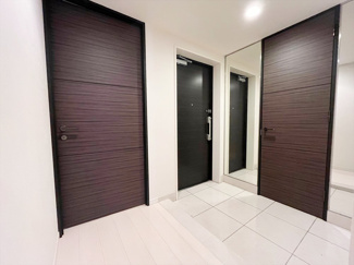 【玄関】 | リビオ海浜幕張ラヴィアンコート