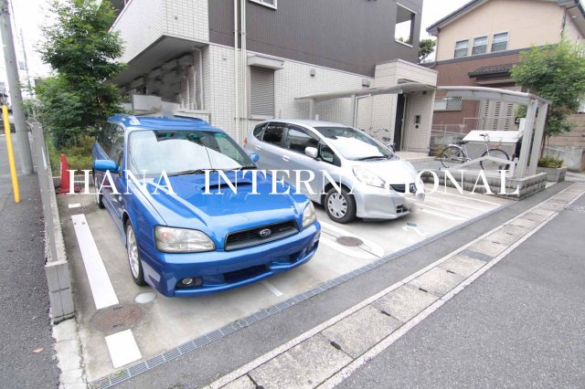オデッサ浦安の駐車場