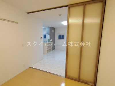 【居間・リビング】 | アヴェク・トワ | 別部屋写真です。