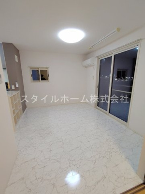 【居間・リビング】 | アヴェク・トワ | 別部屋写真です。